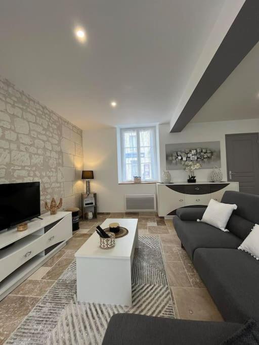 Charmante Maison De Bourg Cosy Acces Wifi Sepmes ภายนอก รูปภาพ